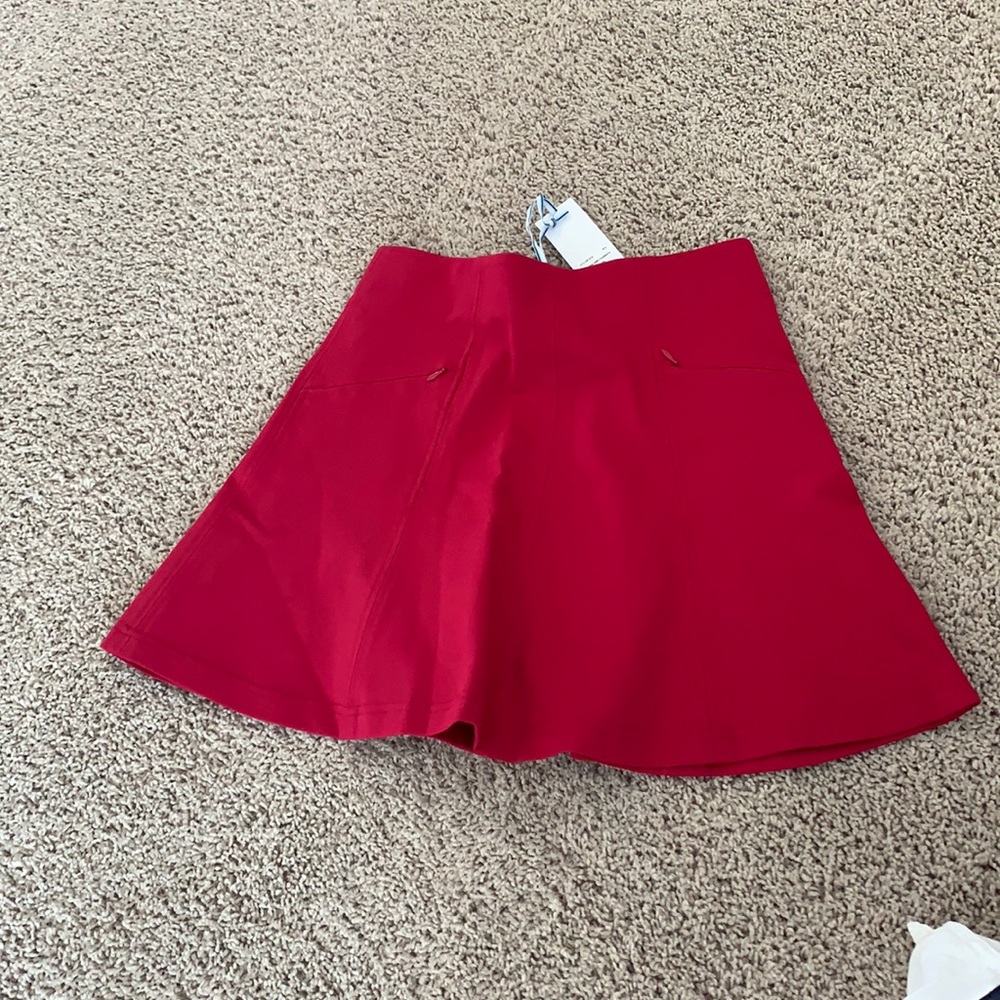 Southern Tide Raspberry pink skirt size XS NWT Runs big.